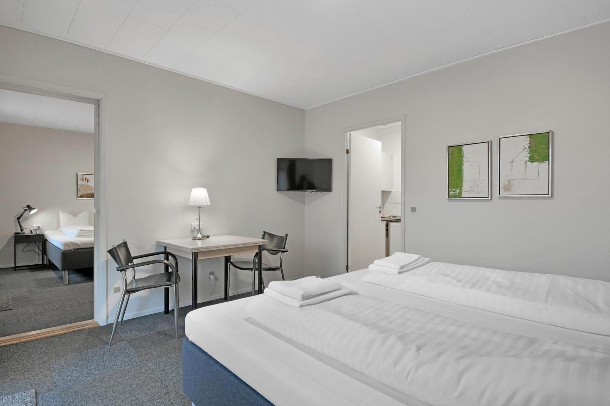 Hotel Varde Bagian luar foto