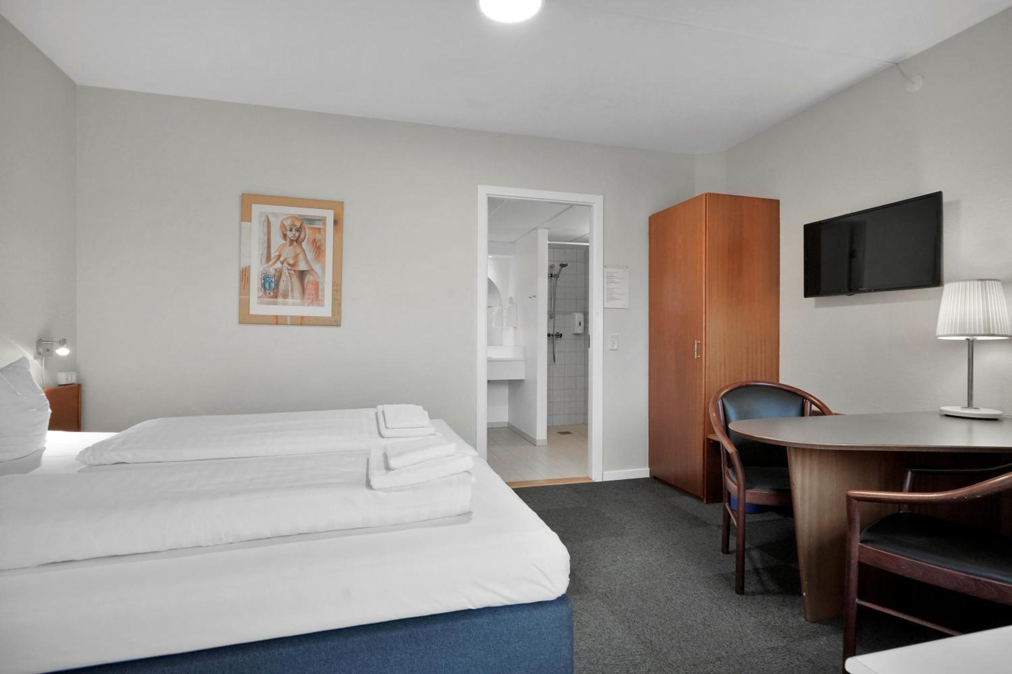 Hotel Varde Bagian luar foto