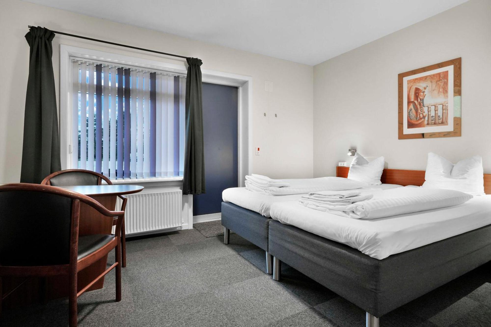 Hotel Varde Bagian luar foto