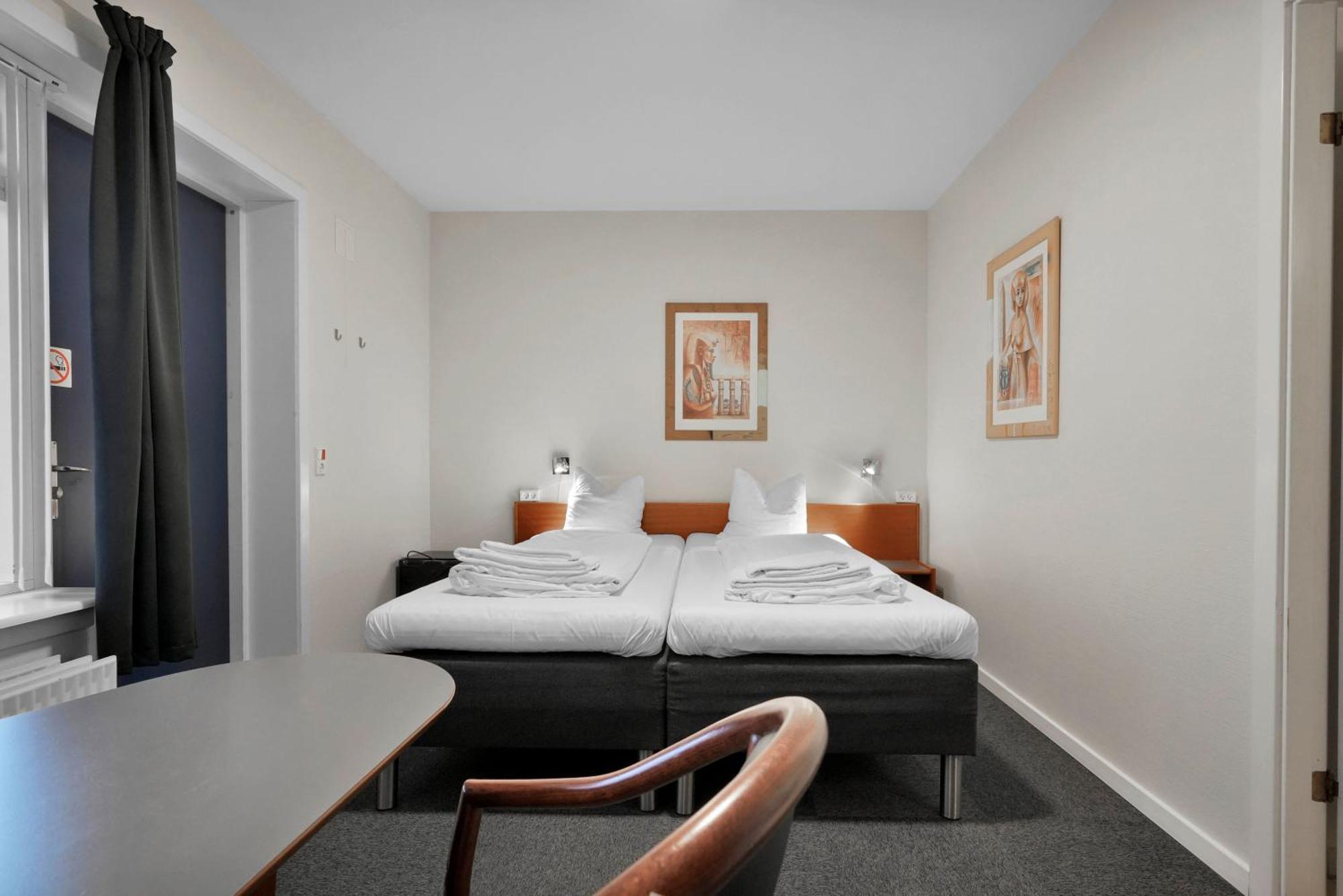 Hotel Varde Bagian luar foto